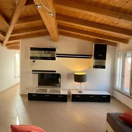 New Downtown Apartment ヴィジェーヴァノ エクステリア 写真
